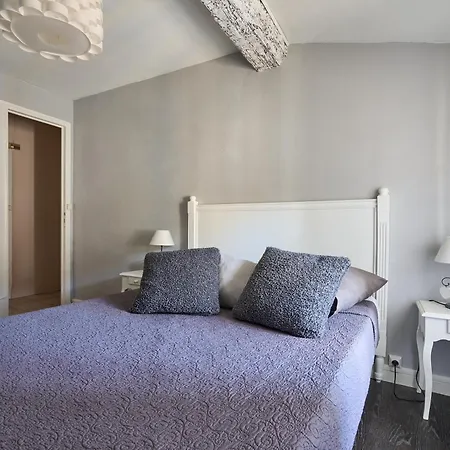 Casa Royal: Direct Cité View With Nearby Free Parking