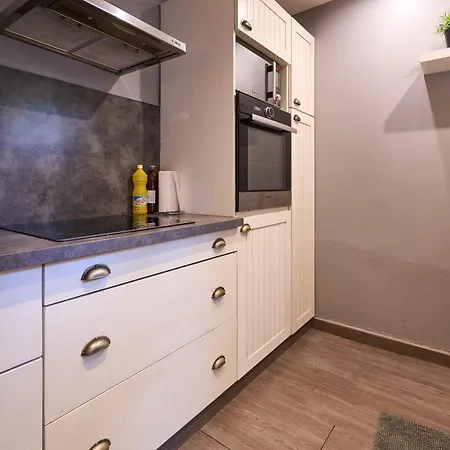 Casa Royal: Direct Cité View With Nearby Free Parking Holiday home